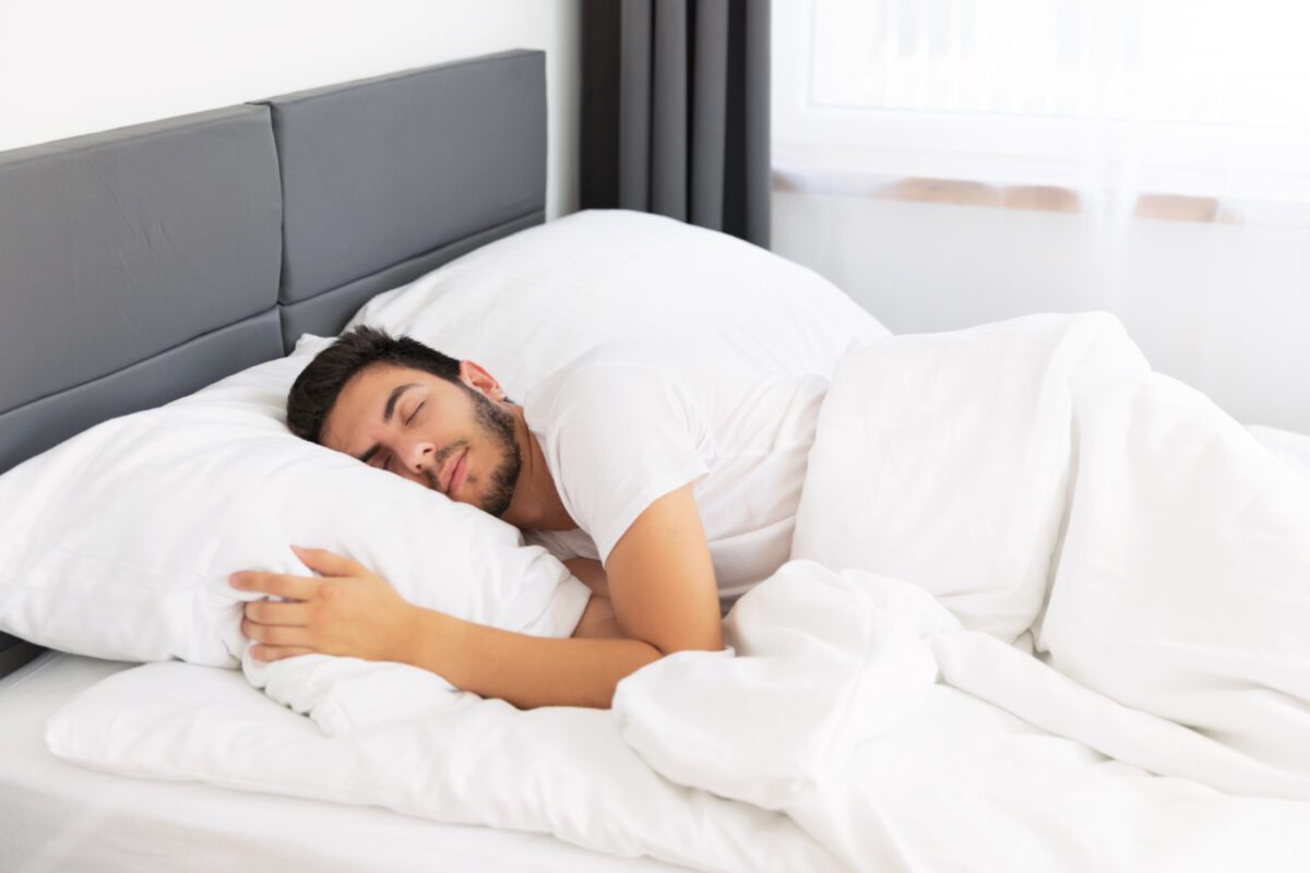 Claves para elegir el mejor colchón según tu postura al dormir